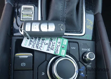 2018 Mazda Mazda3 Touring z USA, uszkodzony, nr VIN 3MZBN1V33JM210607